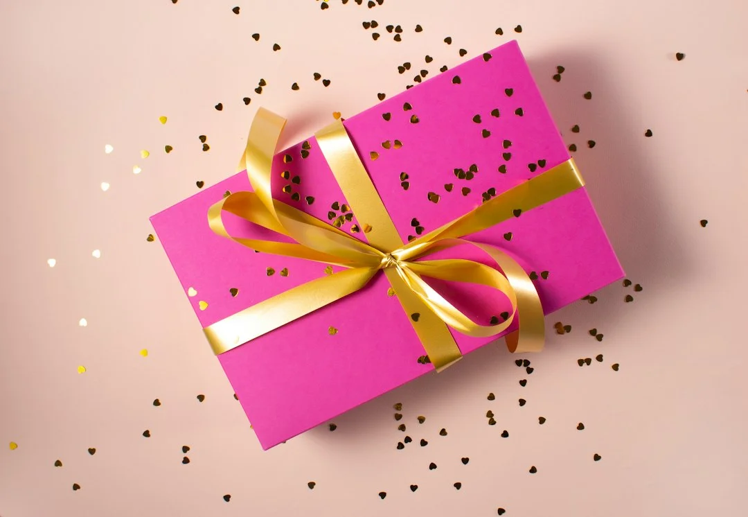 Last-Minute Holiday Gifts: Gift Cards, Digital Gifts and How to Beat Shipping Deadlines