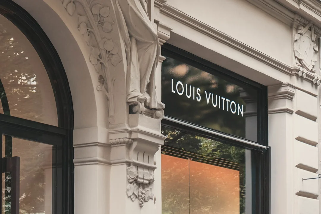 Saks Fifth Avenue vs. Saks OFF 5TH: Where the Real Deals Are