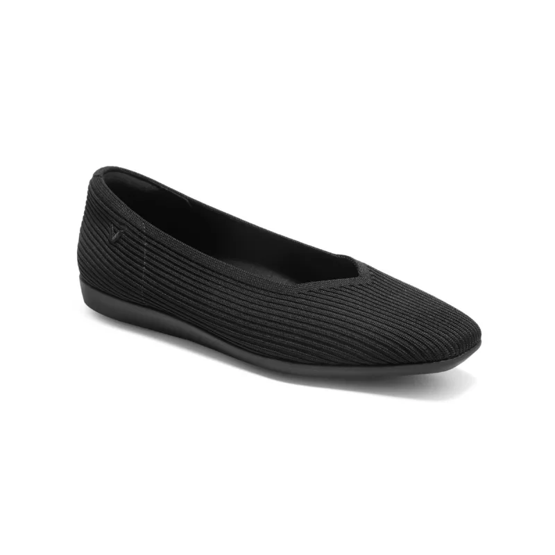 Vivaia Margot Walker Lightweight Square-Toe V-Cut Flats - Black water rpt