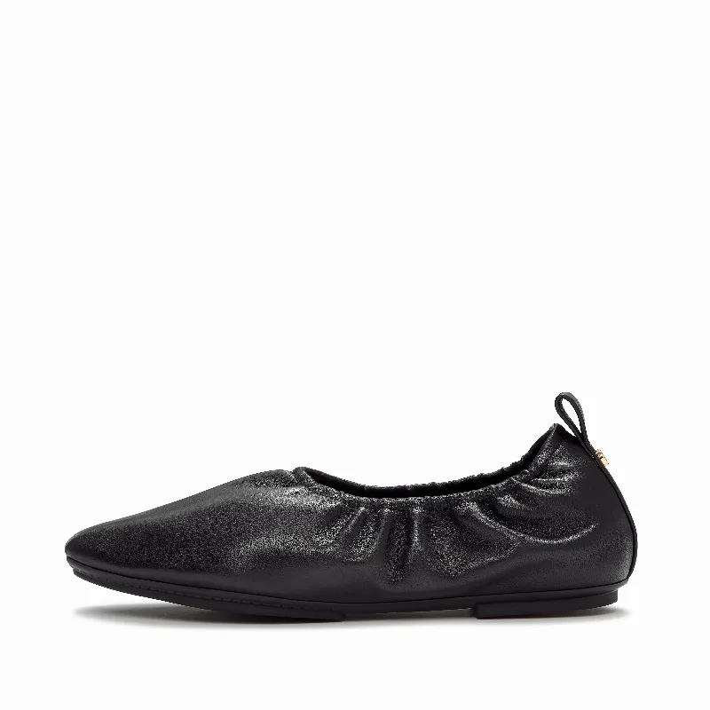 DELICATO Poise Leather Ballerinas