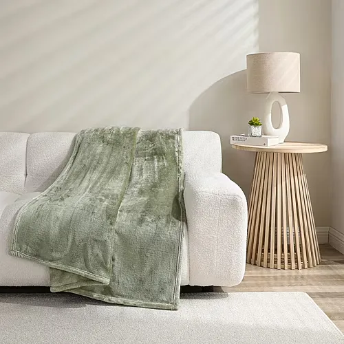 Ellora Plush Heavyweight Throw, One Size, Green