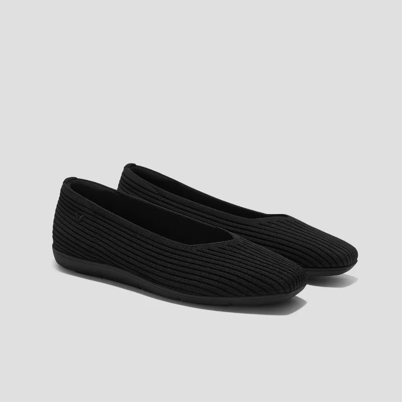 VIVAIA Margot Lightweight Square-Toe Flats (Margot Walker Air)|BLACK|US 7