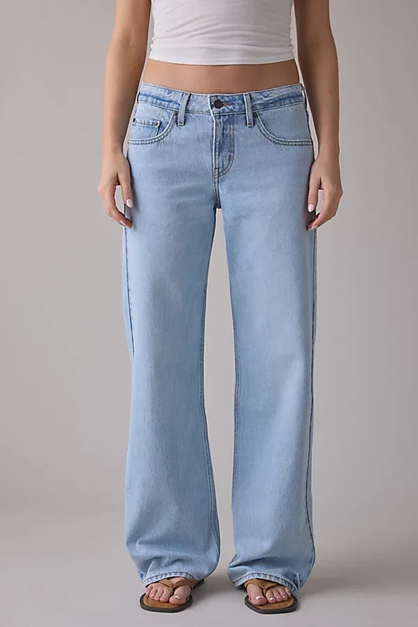 Levi's Low Loose Jeans in Pick Sides, Women's at Urban Outfitters