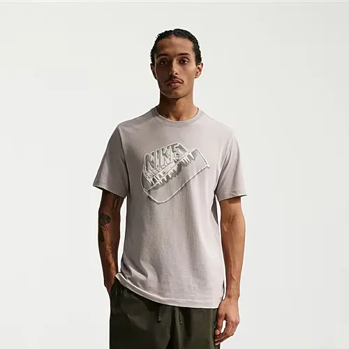 Nike Mens Crew Neck Short Sleeve Regular Fit Graphic T-Shirt, Medium, Gray