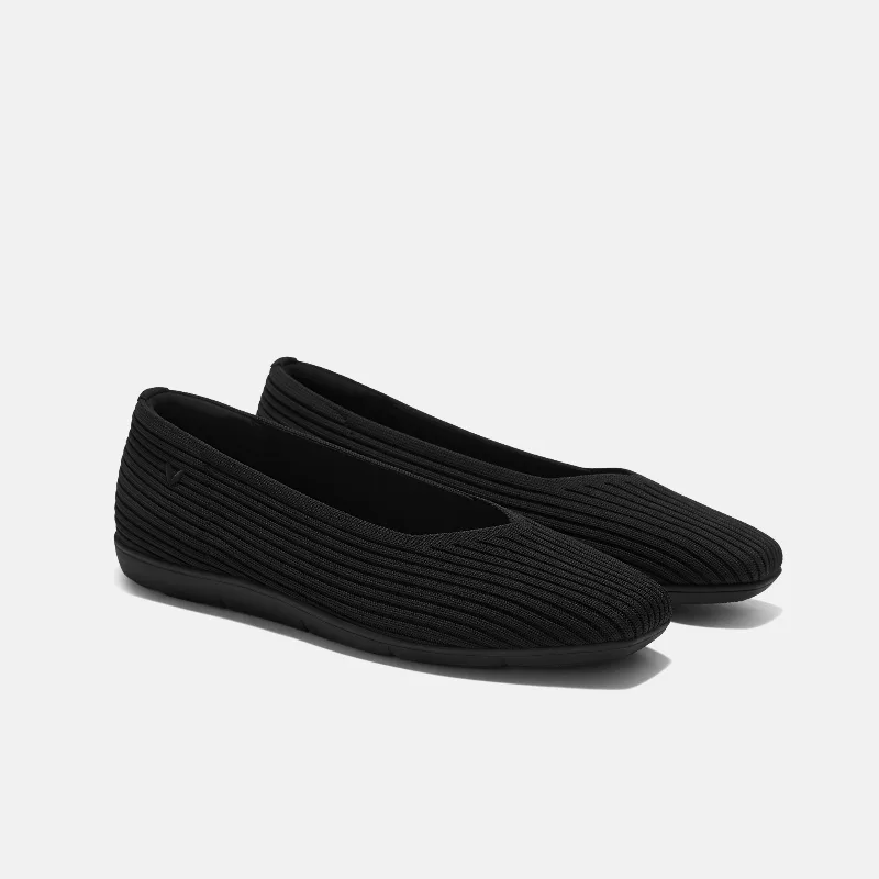 VIVAIA Margot Lightweight Square-Toe Flats (Margot Walker Air)|BLACK|US 5