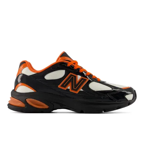 New Balance Unisex 2010 - Black/Orange/White (Size 6.5)