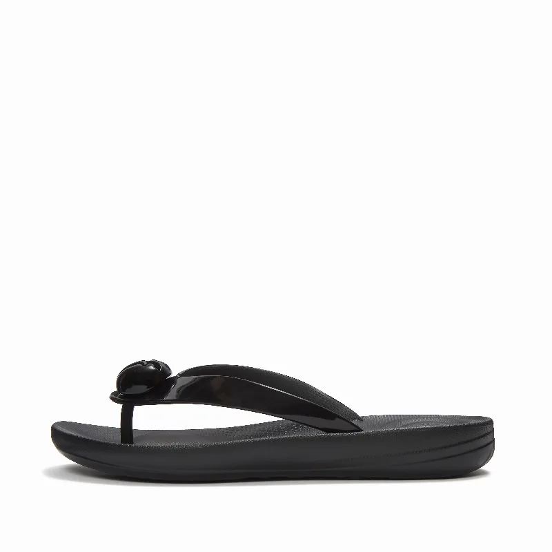 IQUSHION Glossy-Button Flip-Flops