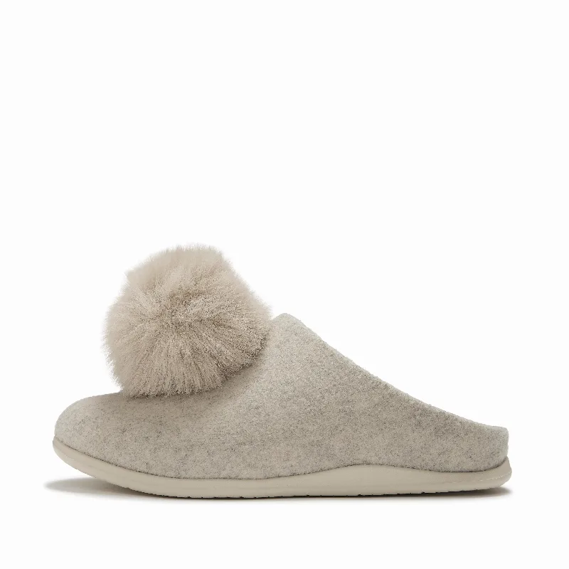 iQ-SNUG Felt Slippers