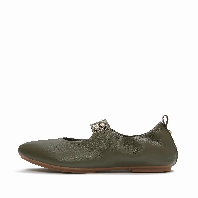 DELICATO Poise Leather Mary Janes