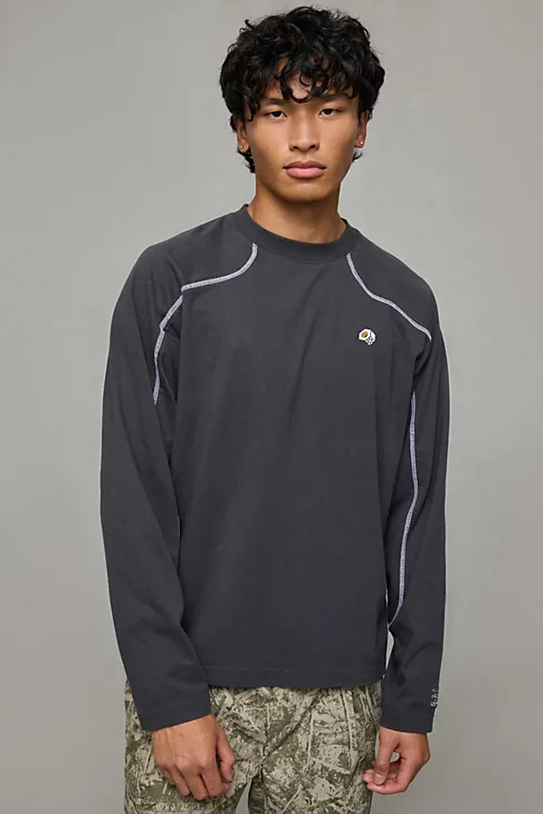 Mountain Hardwear Supply Long Sleeve Tee in Black at Urban Outfitters